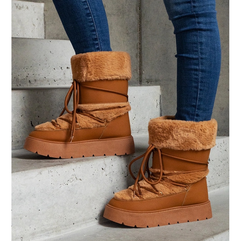 Braune, isolierte, mit Fell verzierte Slip-on-Schneestiefel für Damen 1