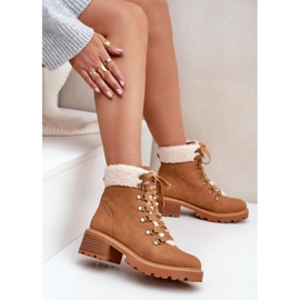Damenstiefel aus Schaffell mit niedrigen Absätzen in Kamelbraun 8