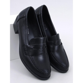 Schwarze Pumps mit weitem Absatz 1