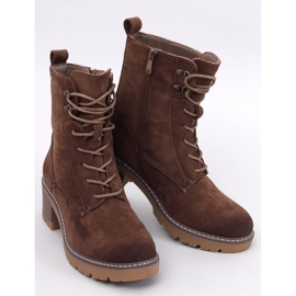 Braune Damenstiefel mit Fellisolierung 1