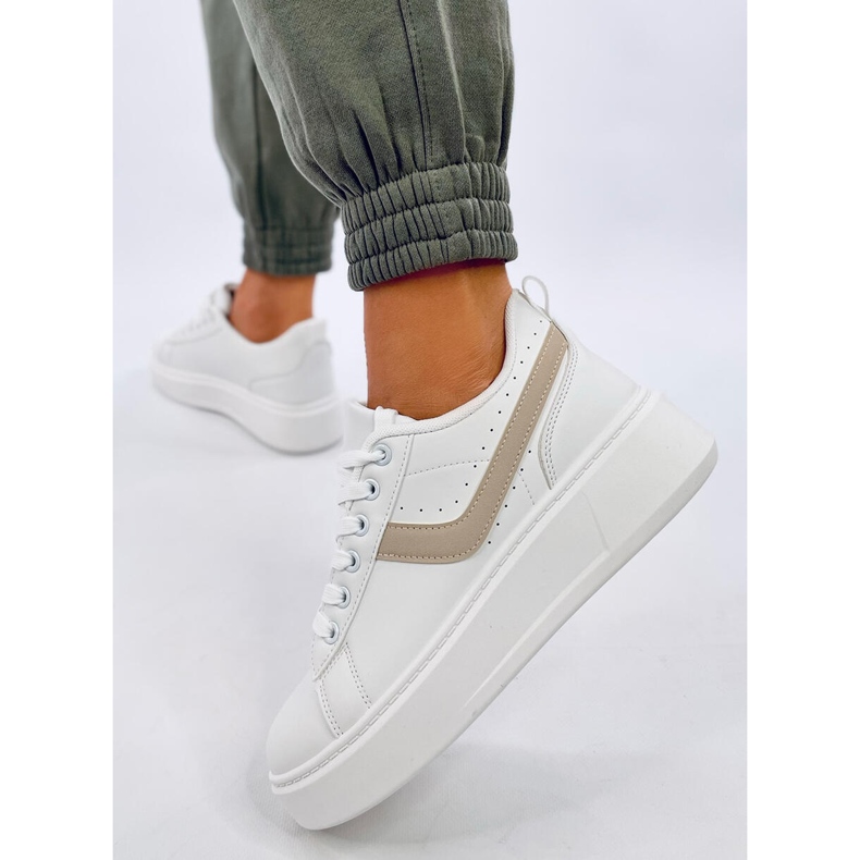 Sneakers Sportschuhe auf der Plattform, weiß 2