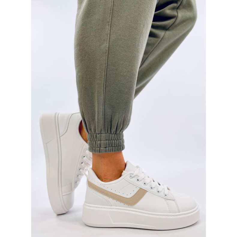 Sneakers Sportschuhe auf der Plattform, weiß 1