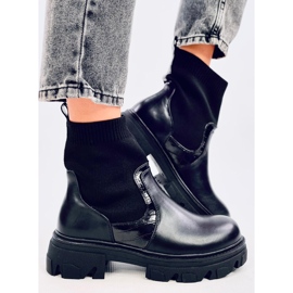 Schwarze Stiefel mit Sockenobermaterial 5