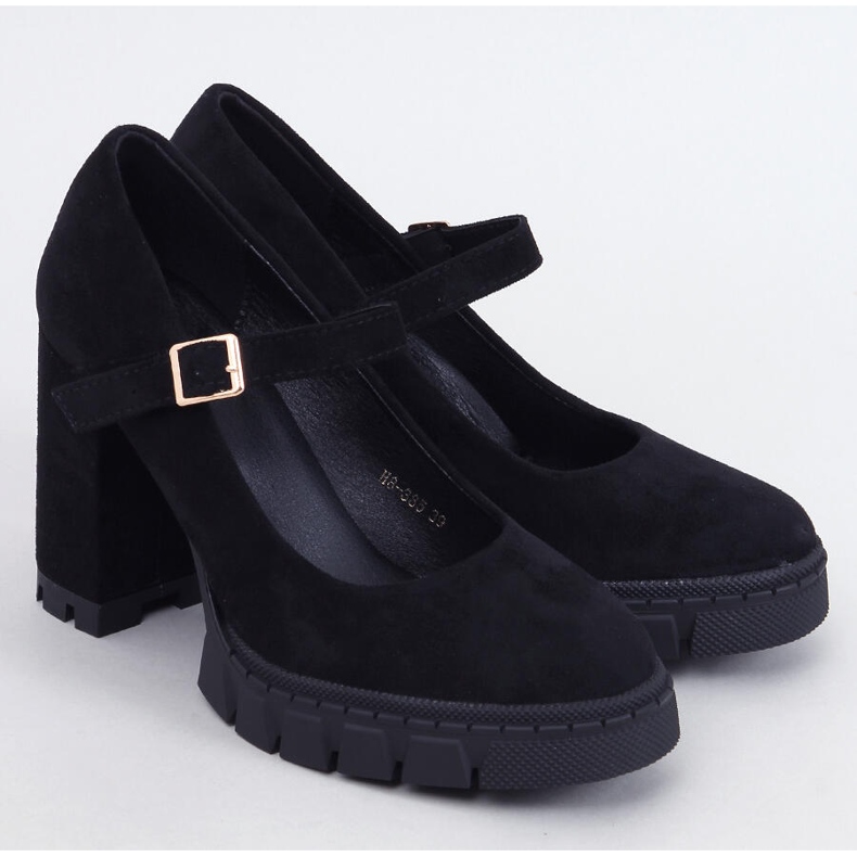 Plateaupumps mit Riemen, schwarz 1