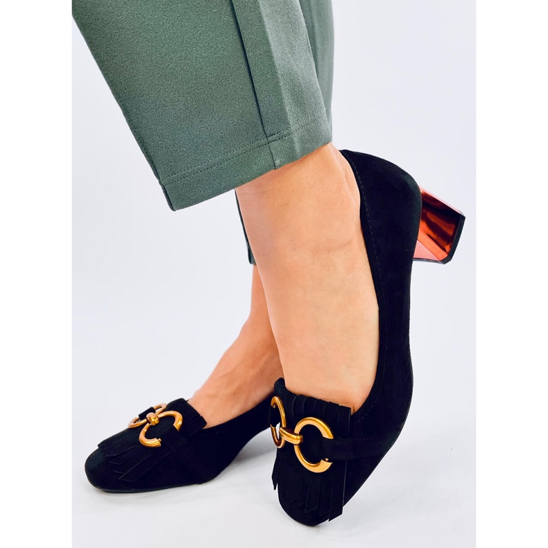 Schwarze Kupfer-Absatzpumps mit Goldverzierung 2