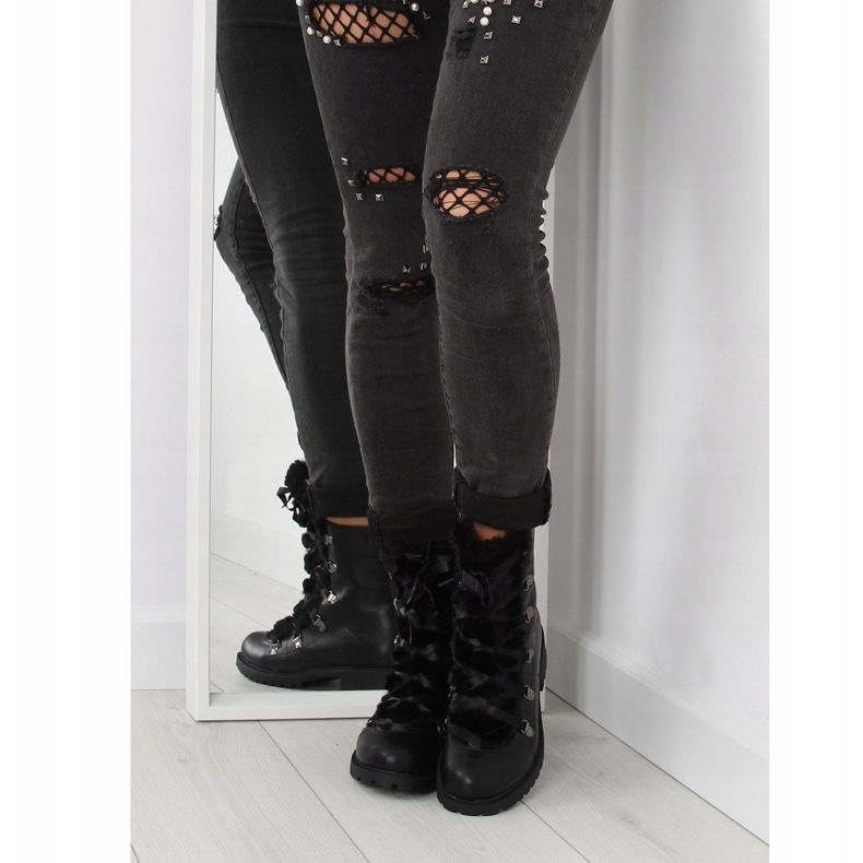 K90 Schwarze Stiefel mit Fell 2