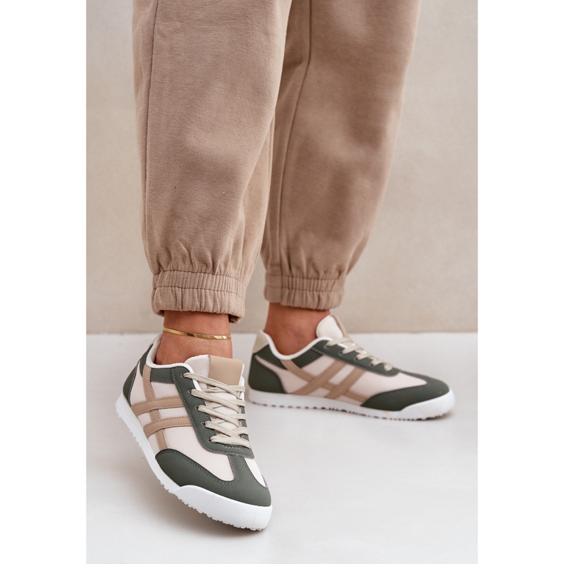 Niedrige Damen-Sneakers in Beige und Grün 2