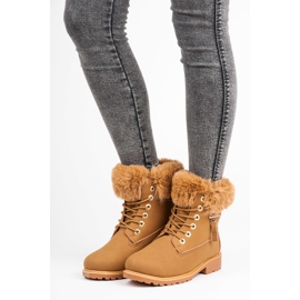 Trapper mit Pelz auf dem Oberteil braun 2