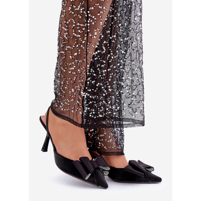 Schwarze High Heels aus Stoff mit Schleife 1