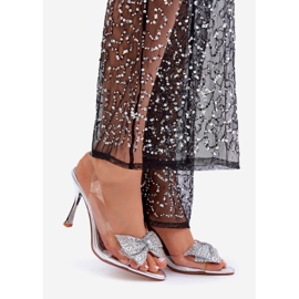 Transparente silberne High-Heel-Sandalen mit einer glänzenden silbernen Schleife 1