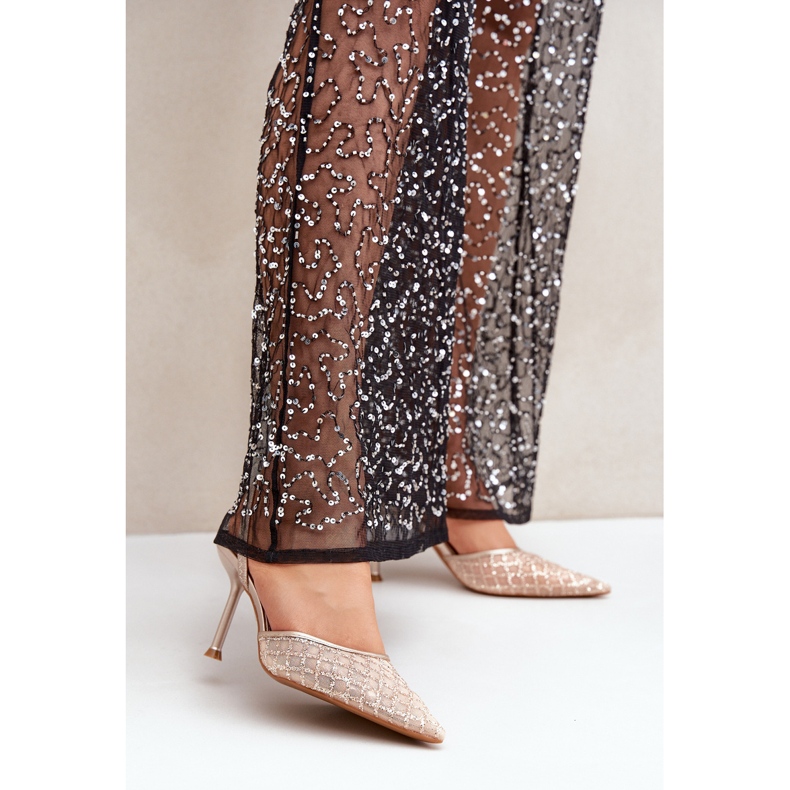 High Heels mit offenem Absatz, verziert mit goldenem Glitzer 2