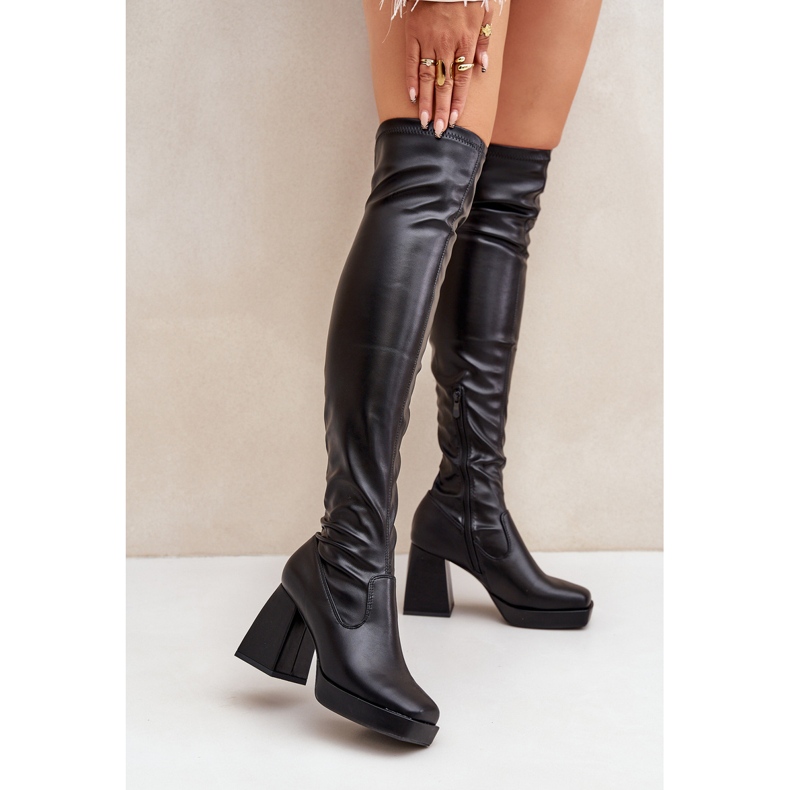 Taillierte Overknee-Stiefel, Schwarz 2