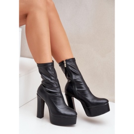 Stiefel mit hohem Absatz und Plateau, schwarz 7