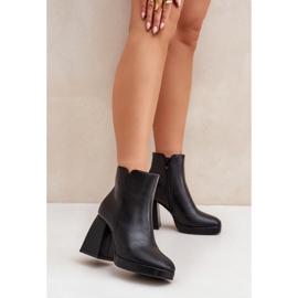 Schwarze Stiefeletten aus Öko-Leder mit hohem Absatz 2