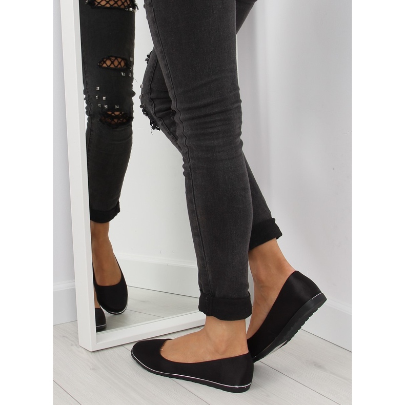 Satinschwarze Ballerinas A8621 schwarz 2