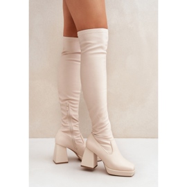 Hellbeige Damenstiefel mit stabilem Absatz 1