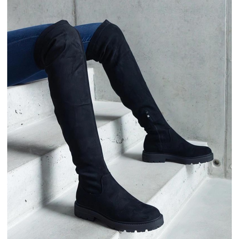 Schwarze lange Stiefel mit flacher Sohle von Tromi - Solea 2