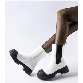 Weiße, klassische, isolierte Chelsea-Stiefel von Porcigatone - Solea 1