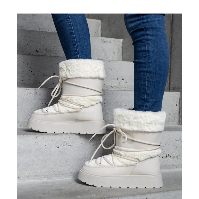 Hellbeige isolierte Schnür-Schneestiefel mit Fellverzierung von Istiss - Solea 1