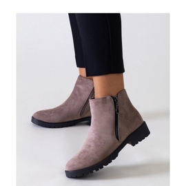 Braune Stiefel mit Metalleinsätzen, Öko-Wildleder Branda - Solea 1