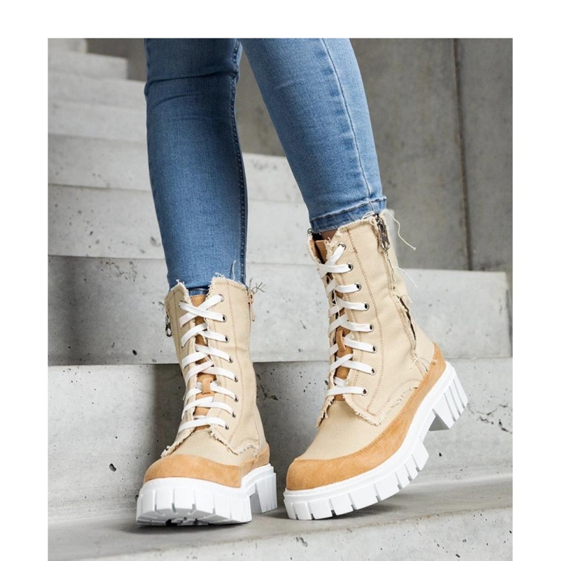 Beige isolierte Stiefel von Crispiero - Solea 2