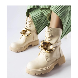 Beigefarbene Wanderstiefel mit Galar-Kette – Solea 1