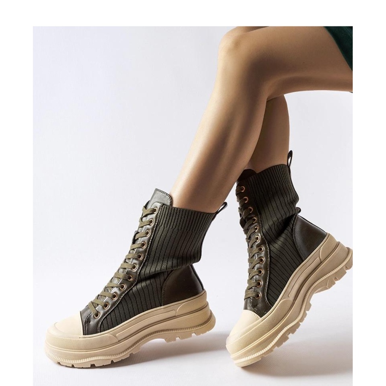 Dunkelgrüne Stiefeletten mit heller dicker Sohle Vitto - Solea 1