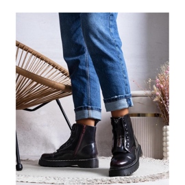 Isolierte Wanderstiefel in Burgunderrot 1