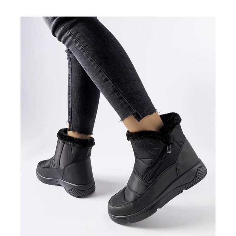 Schwarze isolierte Schneestiefel mit Reißverschluss 1
