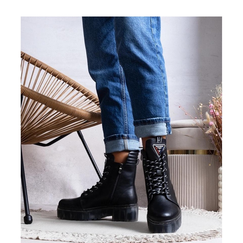 Schwarze Stiefel, Naturleder 1