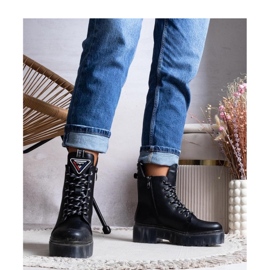 Schwarze Stiefel, Naturleder 2