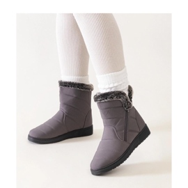 Graue Schneestiefel mit Fell verziert 1