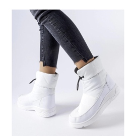 Weiße isolierte Schneestiefel für Damen 1