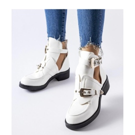 Weiße Stiefeletten mit Ausschnitten 1