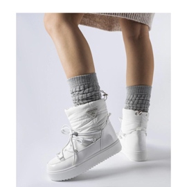 Weiße isolierte Schneestiefel mit Gummiband 1