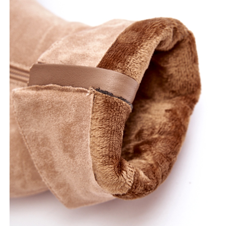 Evento Beigefarbene, isolierte Shavy-Damenstiefel mit gerafftem Obermaterial und hohem Absatz 1