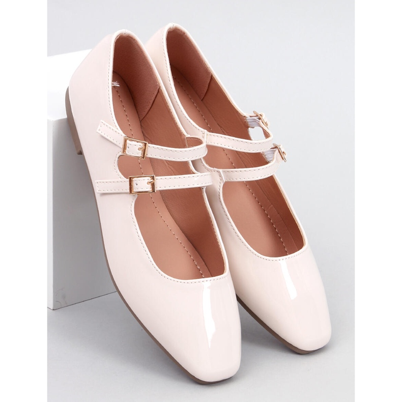 Lack-Ballerinas im Mary-Jane-Stil in Beige 1