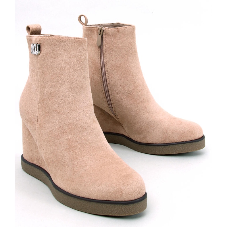 Khakifarbene Keilstiefel beige 1