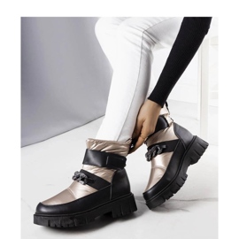 Goldene Schneestiefel mit Kette Ephraim - Solea 1