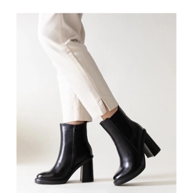 Schwarze Stiefeletten mit hohem Absatz aus Almase-Solea-Öko-Leder 1