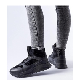 Schwarze isolierte hohe Sneakers von Malles - Solea 1