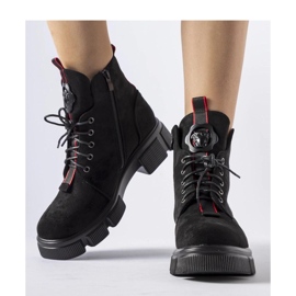 Schwarze Stiefeletten mit rotem Besatz von Monrency - Solea 1