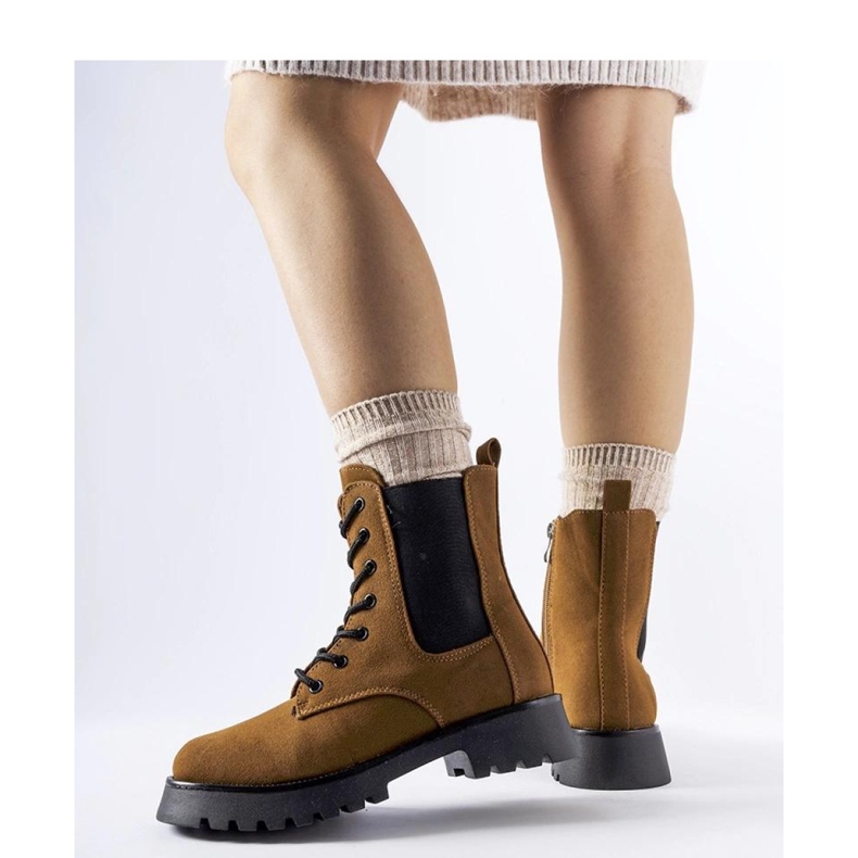 Braune Stiefel mit massiver Sohle Swinford - Solea 1