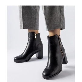 Schwarze isolierte klassische Edilio-Solea-Stiefel 1