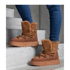 Braune Plateau-Schneestiefel mit Fellisolierung 1