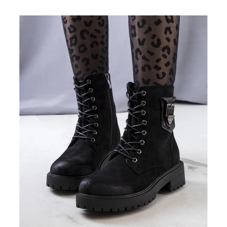 Trapper aus schwarzem Wildleder 1