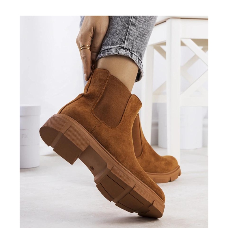 Braune Damenstiefel 1