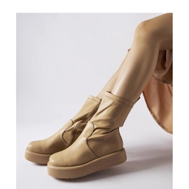 Beigefarbene Plateaustiefel 1