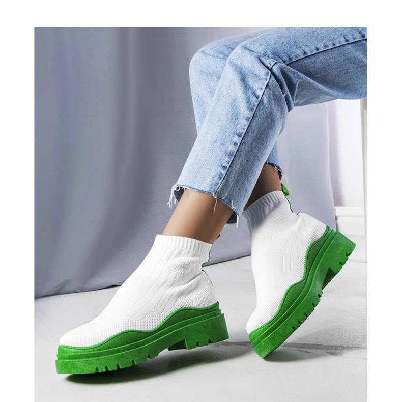 Weiße Sock Boots mit grüner Sohle 1
