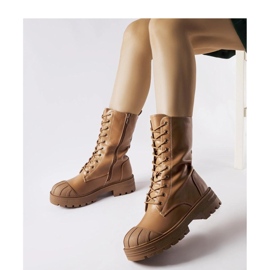 Braun isolierte Arbeiterinnen 1